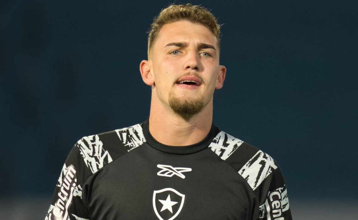 Botafogo descarta busca por goleiro mesmo após falha de Léo Linck no Brasileiro