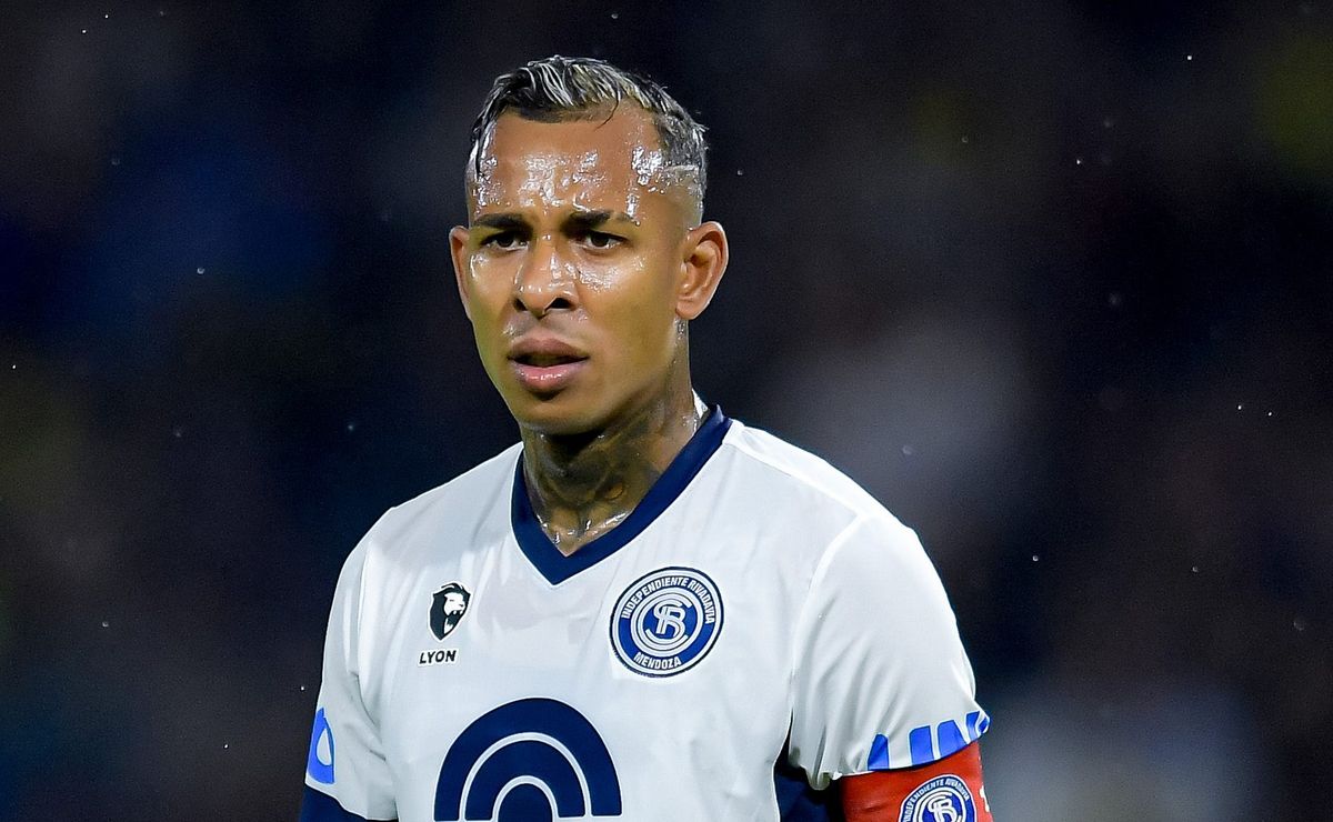 Flamengo precisará pagar R$ 43 milhões para contratar Sebastian Villa e negócio tem única exigência