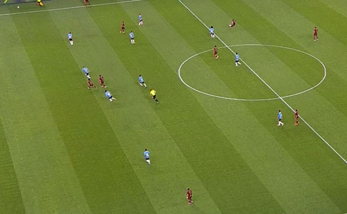 VAR revolta Grêmio ao validar gol polêmico de Soteldo; frame mostra ‘sensação’ de impedimento