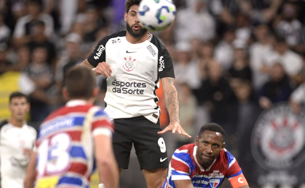 Milton Neves crava derrota do Corinthians para o Fortaleza por 3 a 1 e projeta título do Flamengo hoje