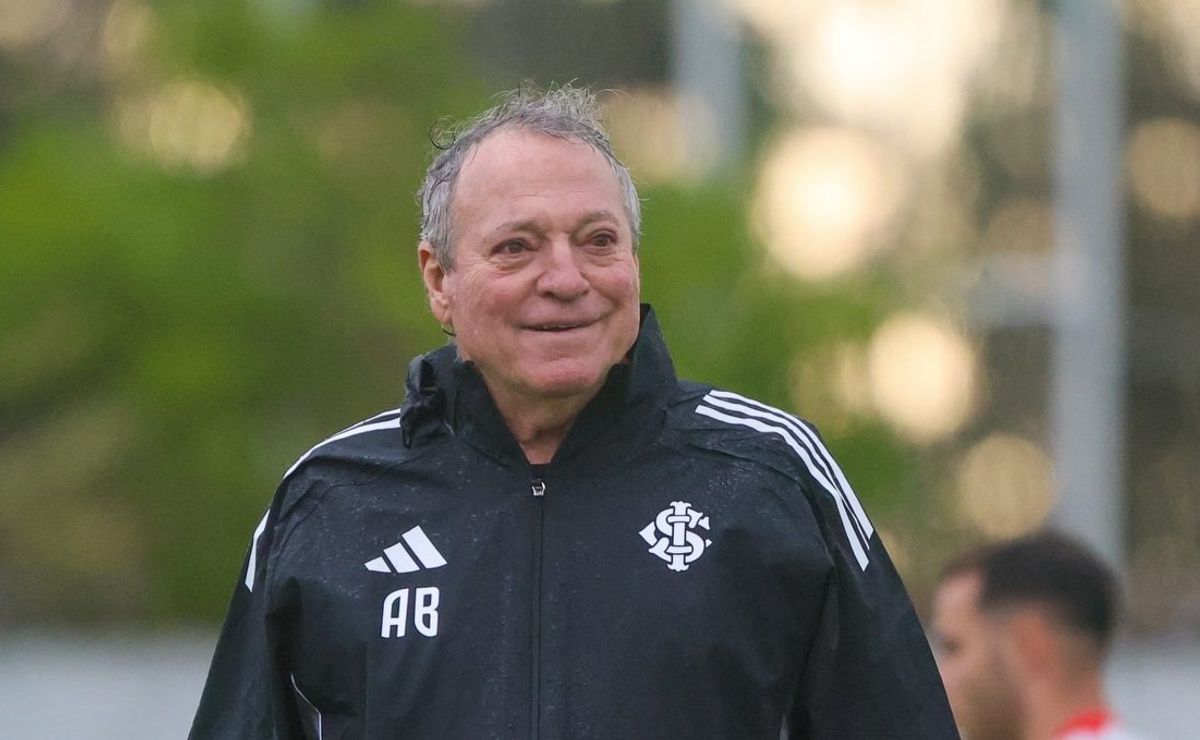 Abel Braga aposta em mudanças no Internacional contra o São Paulo e define 3-6-1 sem Borré