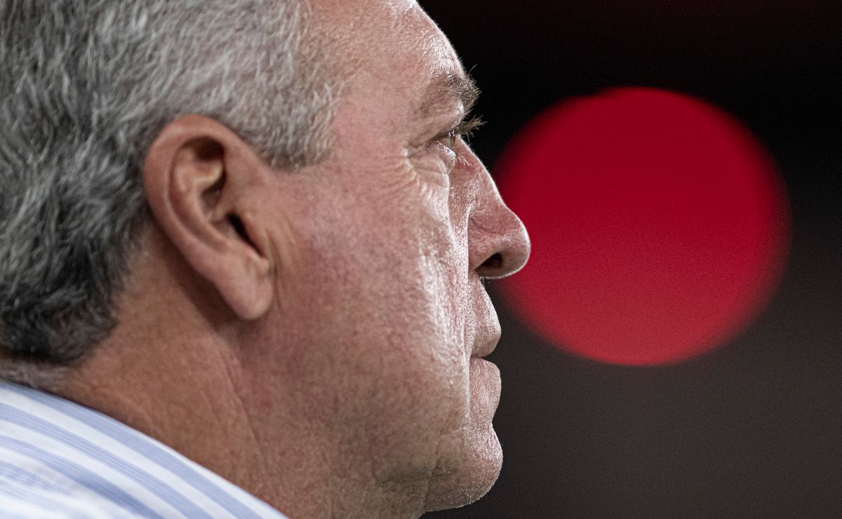 Internacional prepara reunião com Abel Braga para definir permanência para nova função em 2026