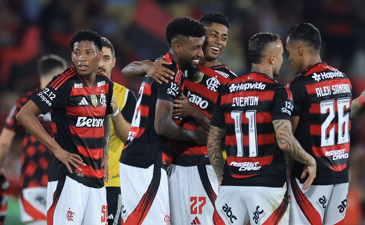 Flamengo repete 2019, faz dobradinha histórica e conquista Brasileirão e Libertadores na mesma temporada