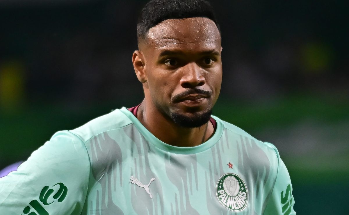 Carlos Miguel não esconde erro do elenco e aborda reformulação no Palmeiras