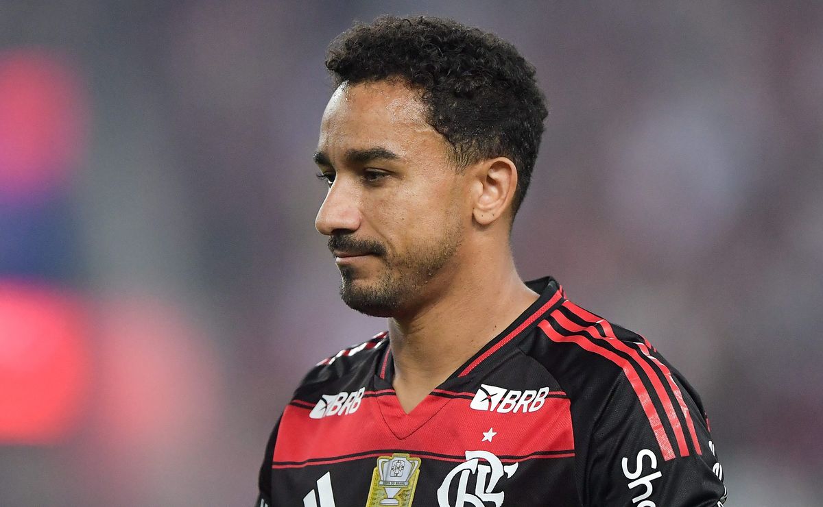 Filho de Danilo, do Flamengo, surpreende e assume torcida pelo Fluminense em plena entrevista