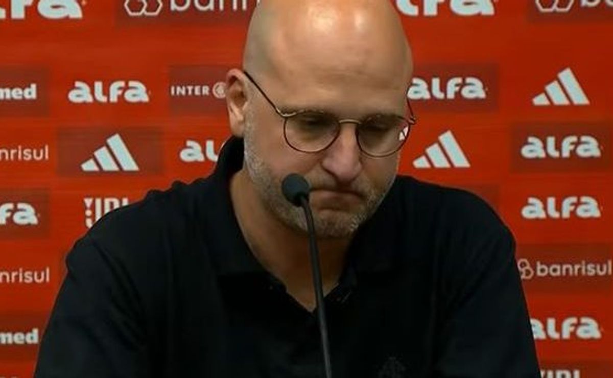 No limite da queda, Bisol chora ao implorar apoio da torcida do Internacional: “sei que temos pouco crédito”