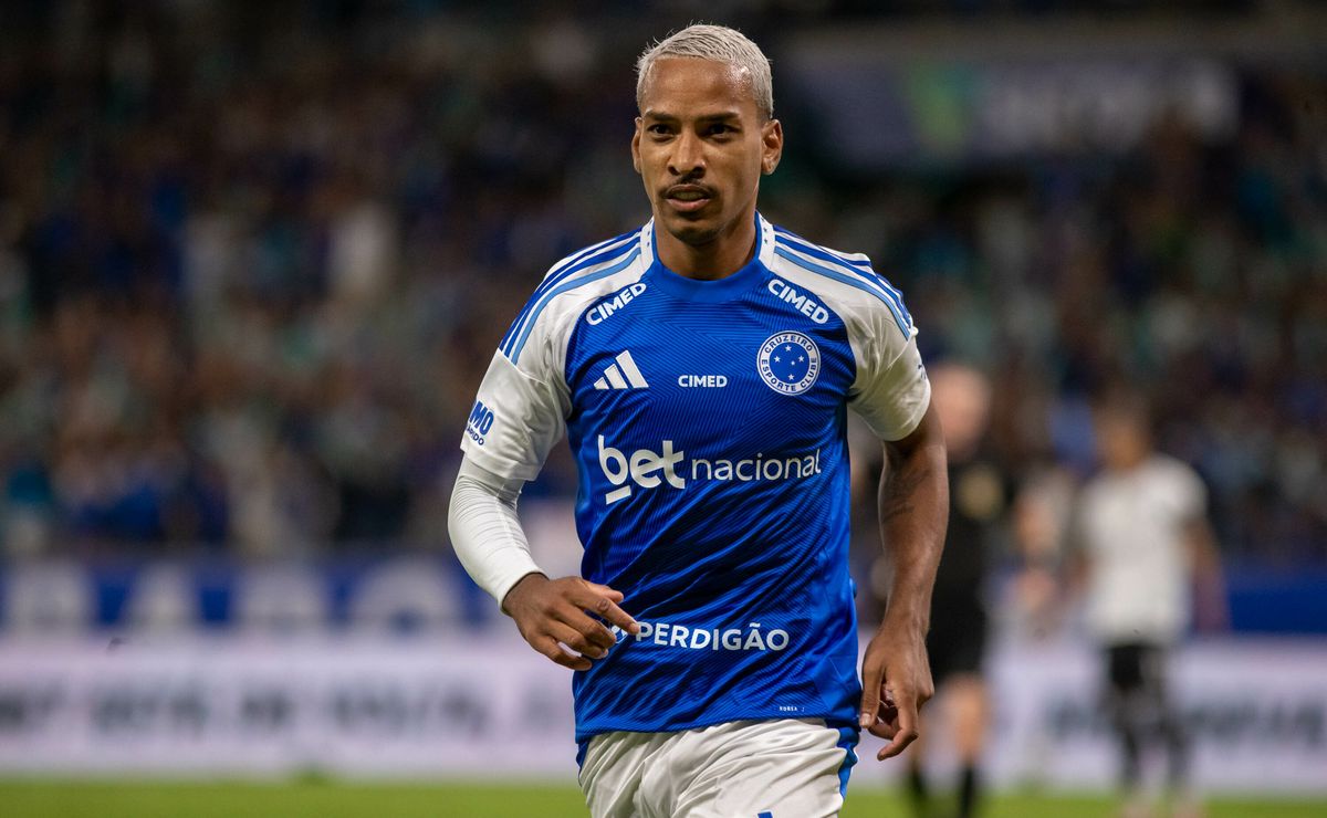 Cruzeiro oficializa mudança de patrocinador máster enquanto enfrenta o Botafogo