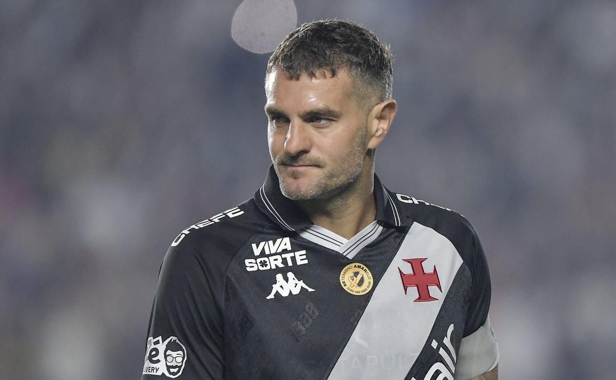 Vegetti vive sua pior metade de temporada desde que chegou ao Vasco e perdeu vaga de titular no time de Diniz para Rayan