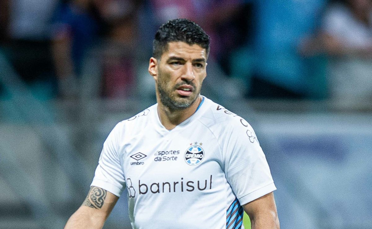 Suárez relembra golaço que fez pelo Grêmio contra o Internacional