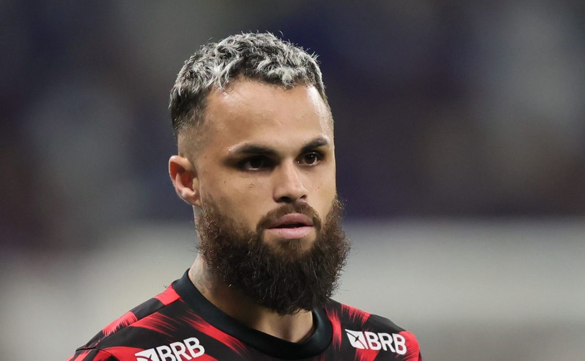 Michael saindo do Flamengo para o Grêmio ganha força nos bastidores e negócio pode acontecer