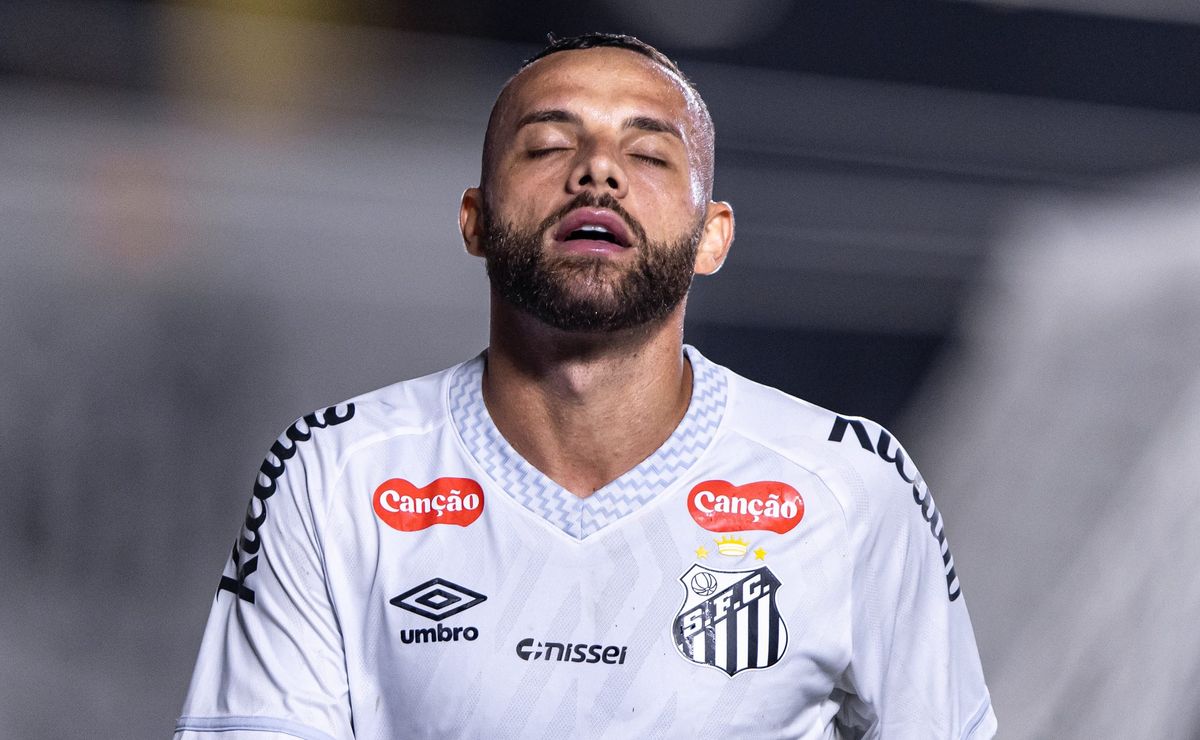 Guilherme nega ofertas de outros times e garante foco total no Santos: “Chegou nada para mim”
