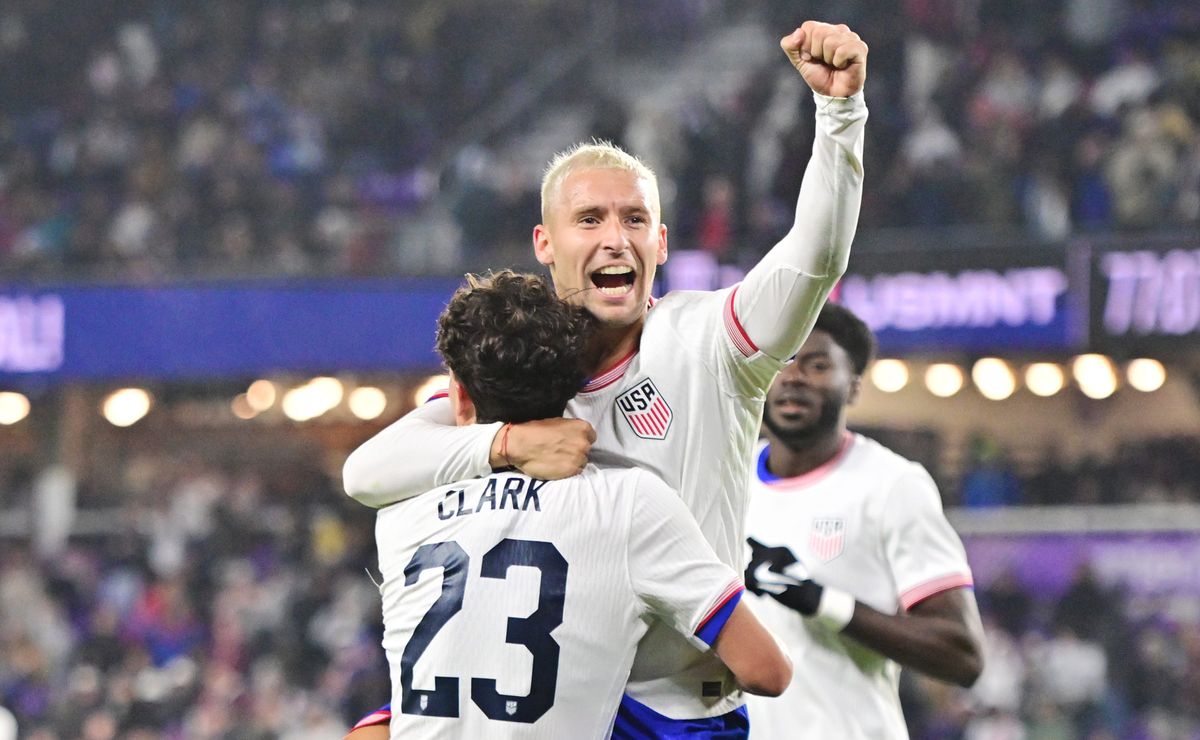 Cruzeiro faz proposta para contratar Matko Miljevic, meia norte-americano do Huracán-ARG