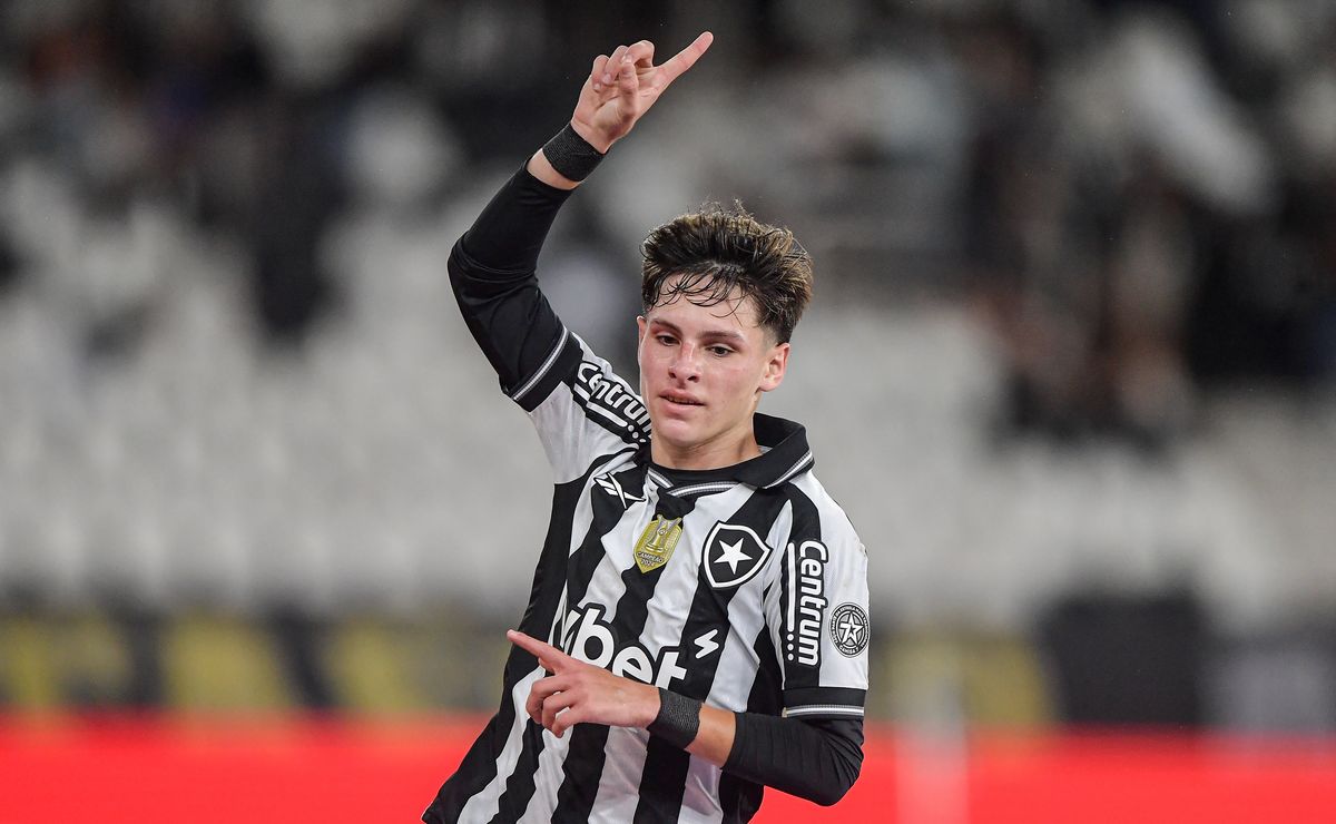 Torcida do Botafogo elege Álvaro Montoro como melhor jogador da temporada 2025