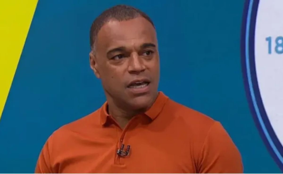 Seleção do Brasileirão 2025: Denílson monta ‘time ideal’ com apenas 2 jogadores do Flamengo