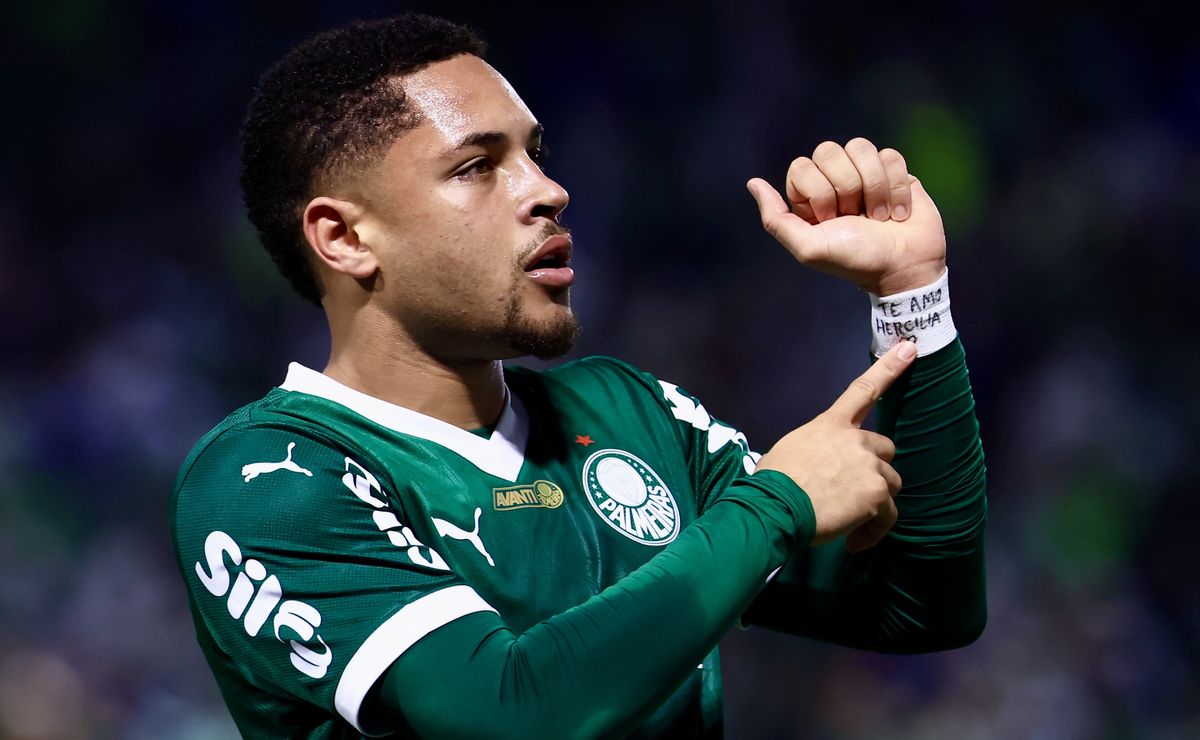 Vitor Roque revela sondagens da Europa, mas crava permanência no Palmeiras em 2026: “Estou feliz”