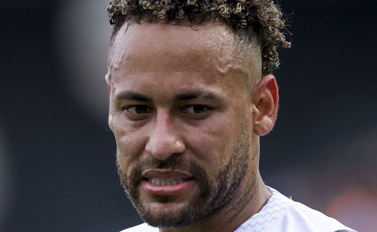Alexandre Mattos demonstra otimismo e diz que Neymar tem tudo para renovar com o Santos em 2026