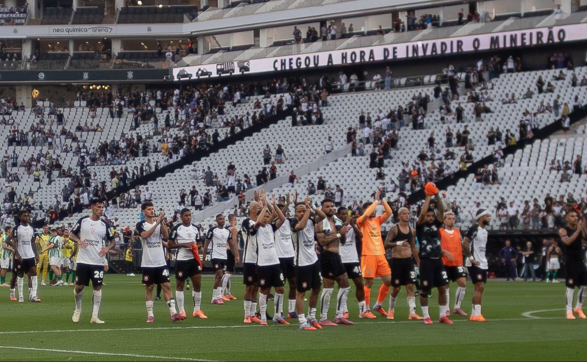 Corinthians abre conversas para se tornar SAF e reúne torcida em encontro que expõe ideias e divergências internas