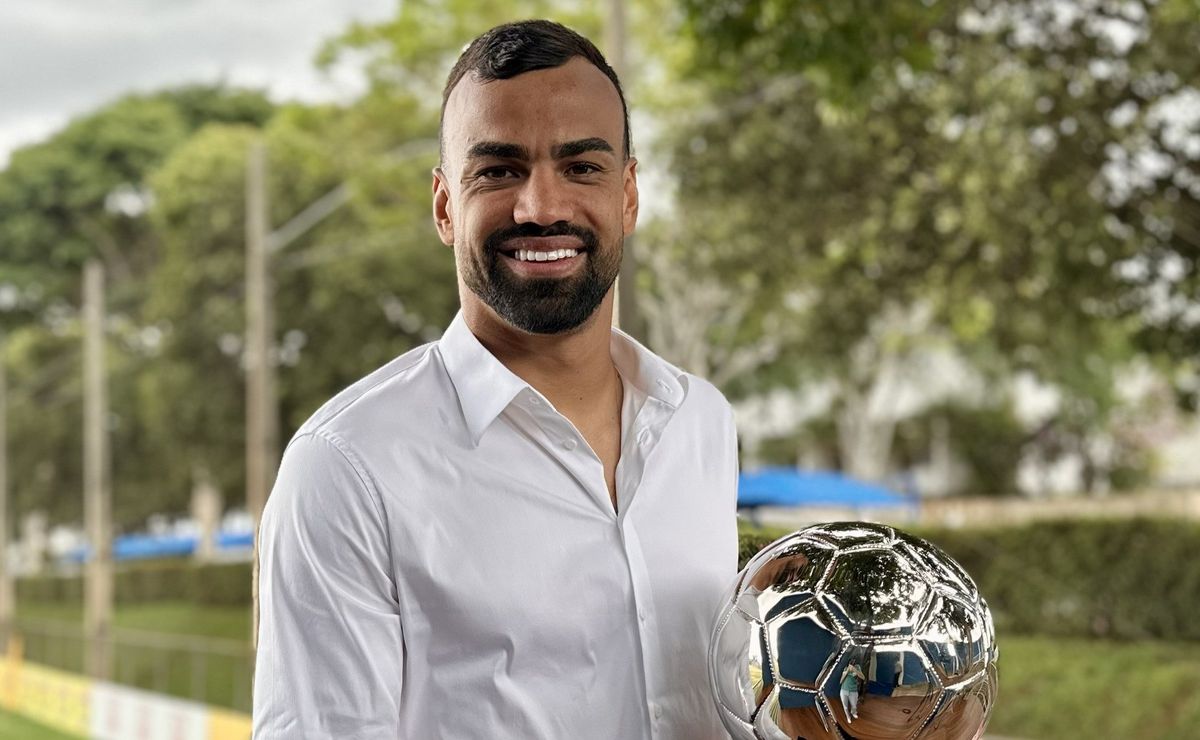 Fabrício Bruno pode se tornar maior venda da história do Cruzeiro fechando com Premier League
