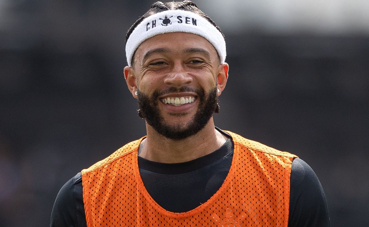 Memphis Depay ganha moral no Corinthians antes de semifinal e postura faz holandês chegar no auge