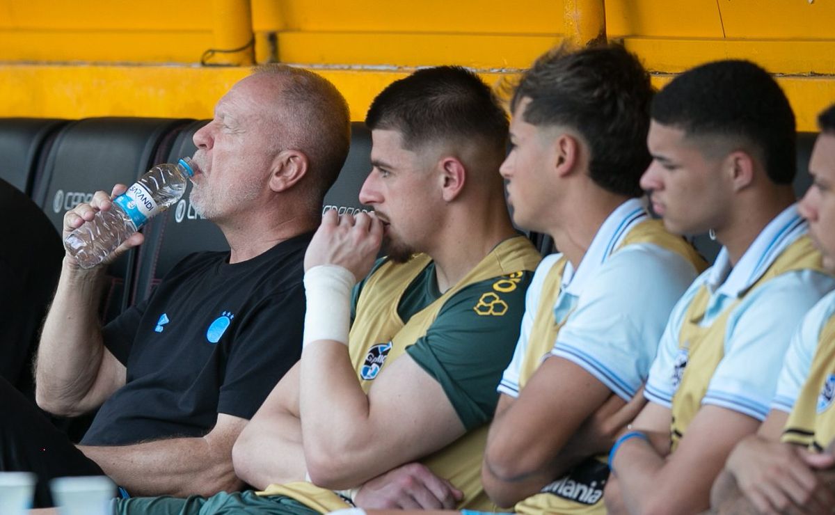 Mais 5 demissões: Grêmio faz barca de saídas além de Mano Menezes e reformula departamento de futebol