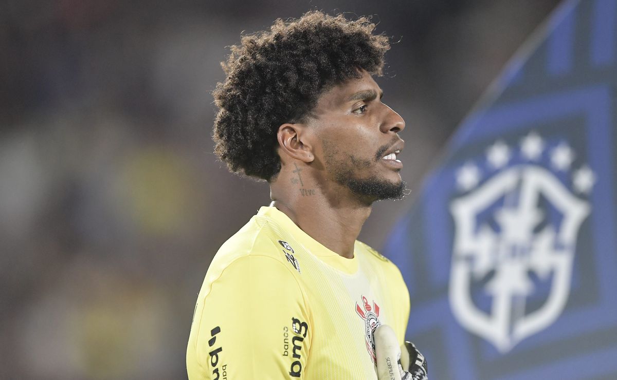 Milan vem ao Brasil buscar Hugo Souza no Corinthians se não conseguir renovar com Maignan, crava jornalista