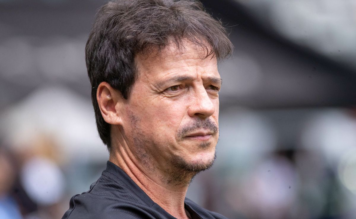 Escalação do Vasco: Fernando Diniz bate o martelo e define time para encarar o Fluminense