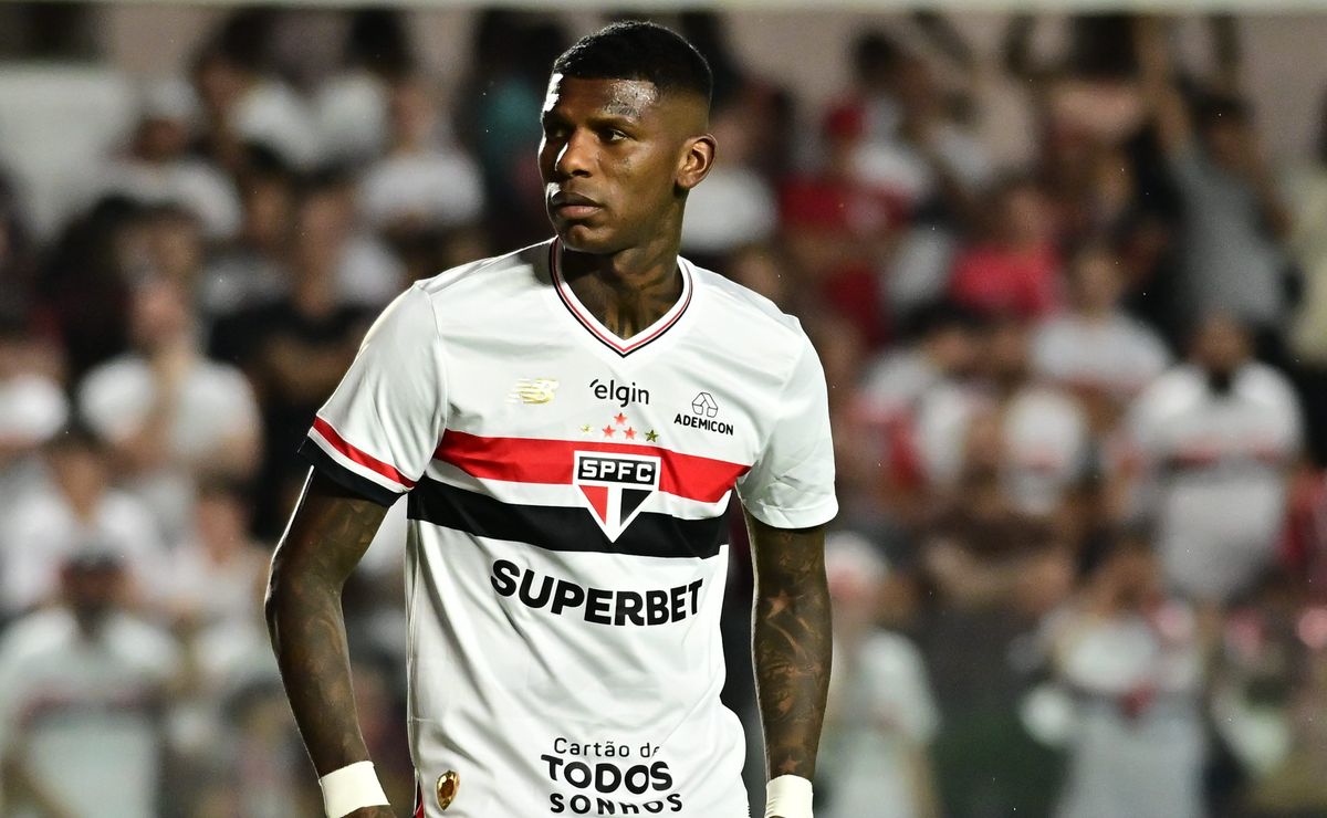 Athletico mira Arboleda, tenta investida ousada e esbarra em resistência pesada do São Paulo