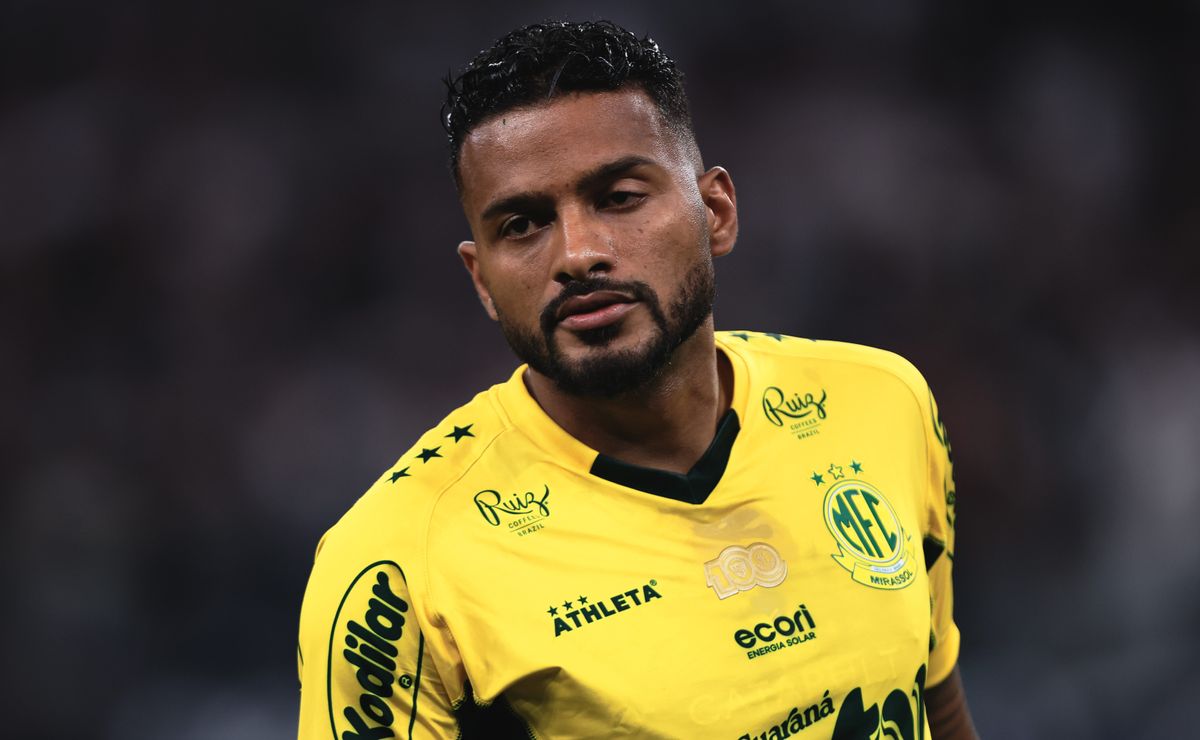 Reinaldo, cogitado no Santos, descarta saída do Mirassol em 2026: “Prezo pela minha palavra”