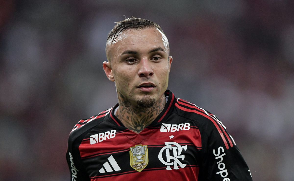Everton Cebolinha participa do gol da vitória do Flamengo na Copa Intercontinental e é exaltado pelos torcedores