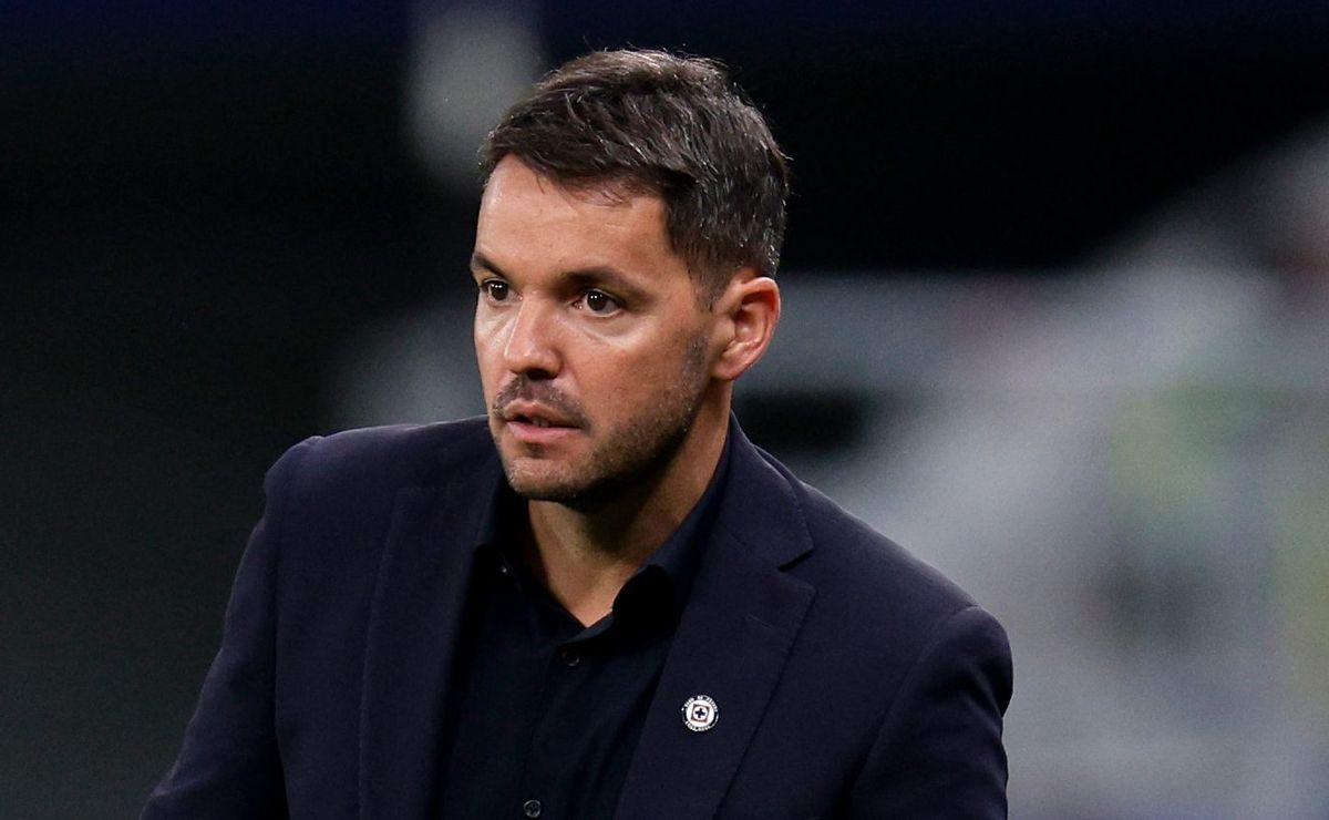Técnico Nicolás Lacarmón teve coragem de se render ao Flamengo após derrota do Cruz Azul: “mais fortes do mundo”