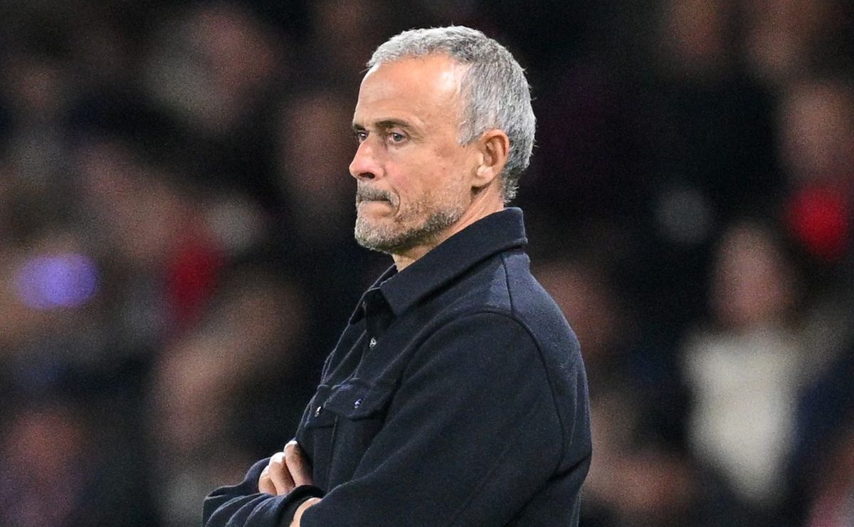 PSG tem ônibus atacado por torcedores e chega pressionado para o Intercontinental