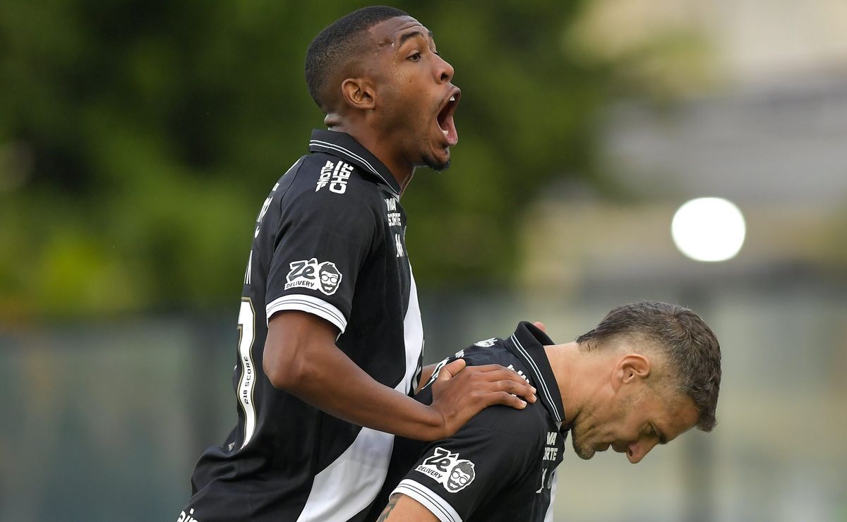 Rayan e Vegetti somam mais gols que quase todo o ataque do Fluminense na temporada de 2026