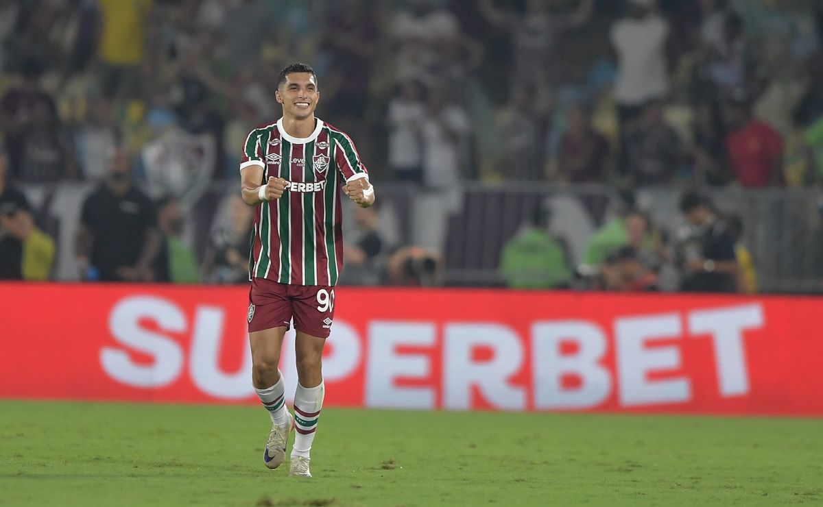 Fluminense sai na frente no clássico contra o Vasco com gol de Kevin Serna