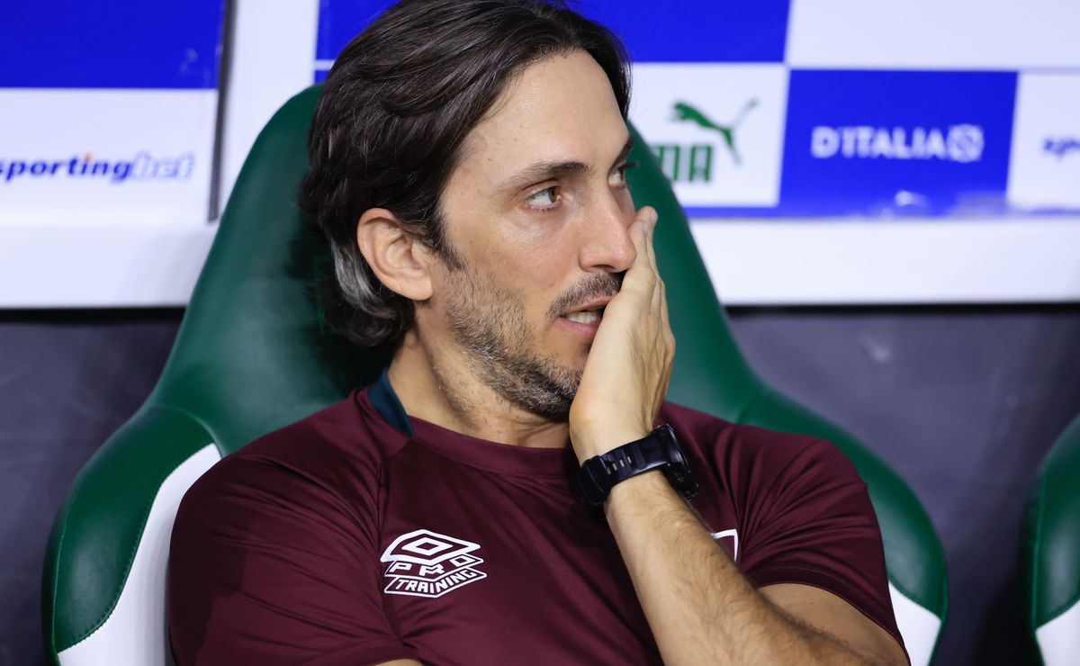 Zubeldía cita vitória histórica do Palmeiras como motivação após derrota do Fluminense para o Vasco