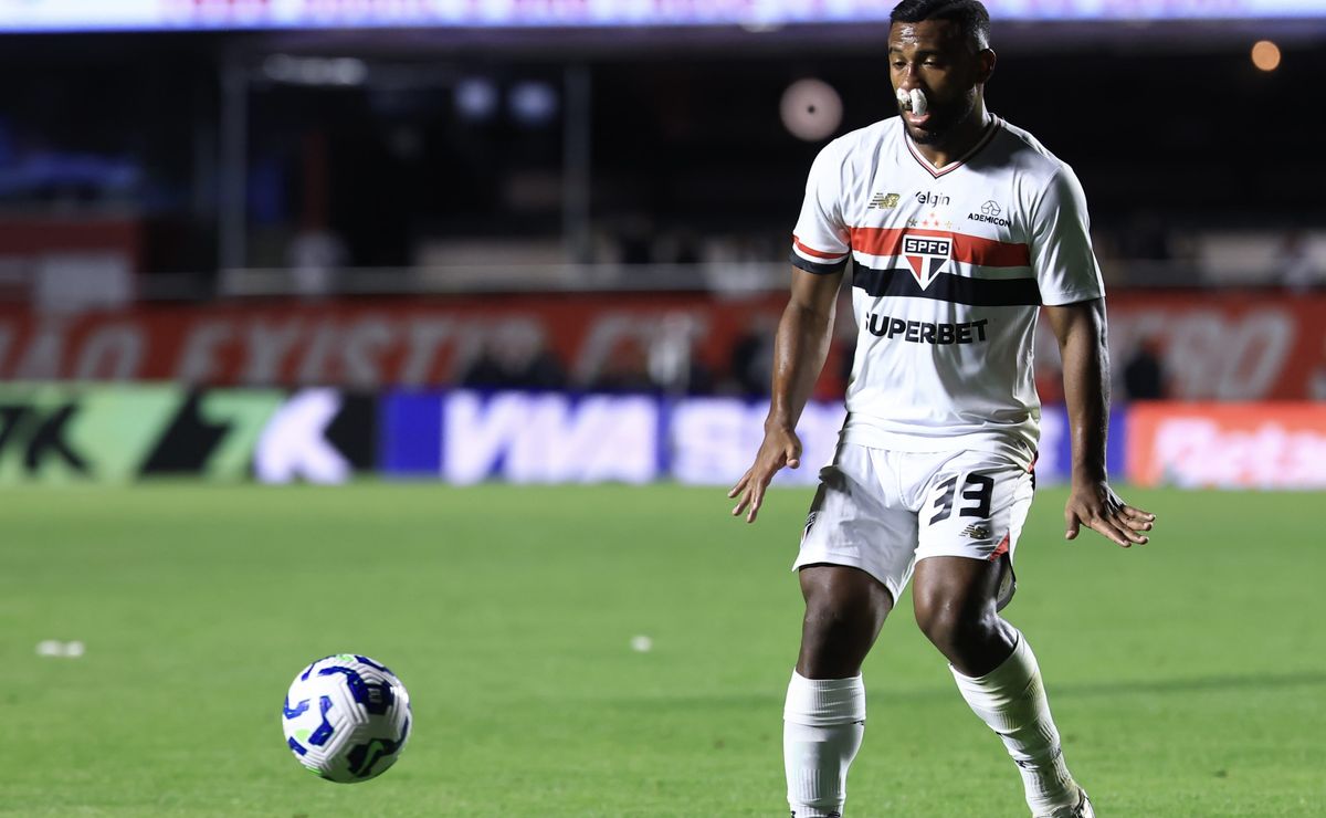 São Paulo decide afastar Luan dos planos, mas volante resiste e quer cumprir contrato até 2026
