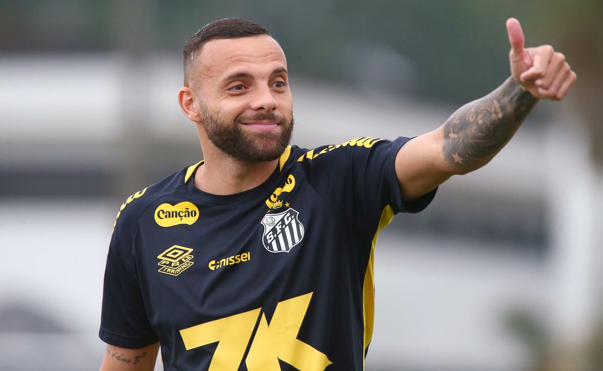 Santos confirma venda milionária de Guilherme ao Houston Dynamo em acordo de longo prazo