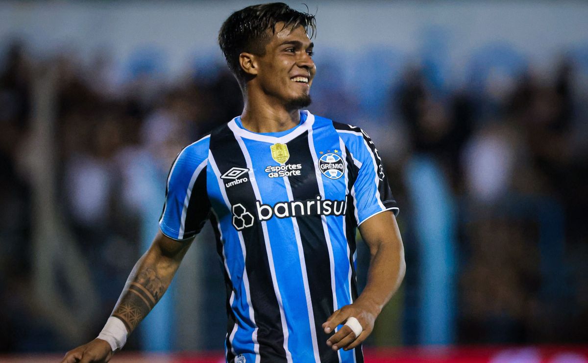 Arezo revela que Kike Oliveira, do Grêmio, pode estar de saída do clube gaúcho: “Me disse”