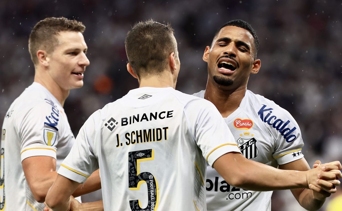 Palmeiras busca contratar um novo zagueiro, mas Joaquim, ex-Santos, é visto como negociação complicada