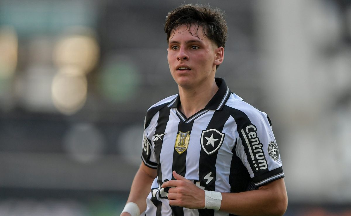 Botafogo admite envolver atletas do elenco em negociações, mas vê Montoro e Barrera como intocáveis