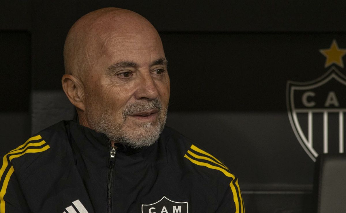 Atlético-MG planeja ter “três times” no início da próxima temporada com Sampaoli no comando