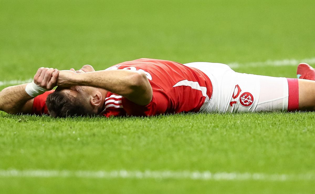 Empresário oferece Rafael Borré ao River Plate, mas clube argentino descarta retorno do atacante