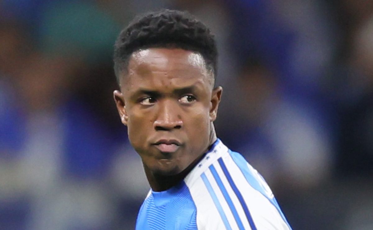 Sinisterra tem novo problema se lesionando durante Corinthians x Cruzeiro, Arroyo entra no seu lugar e faz gol