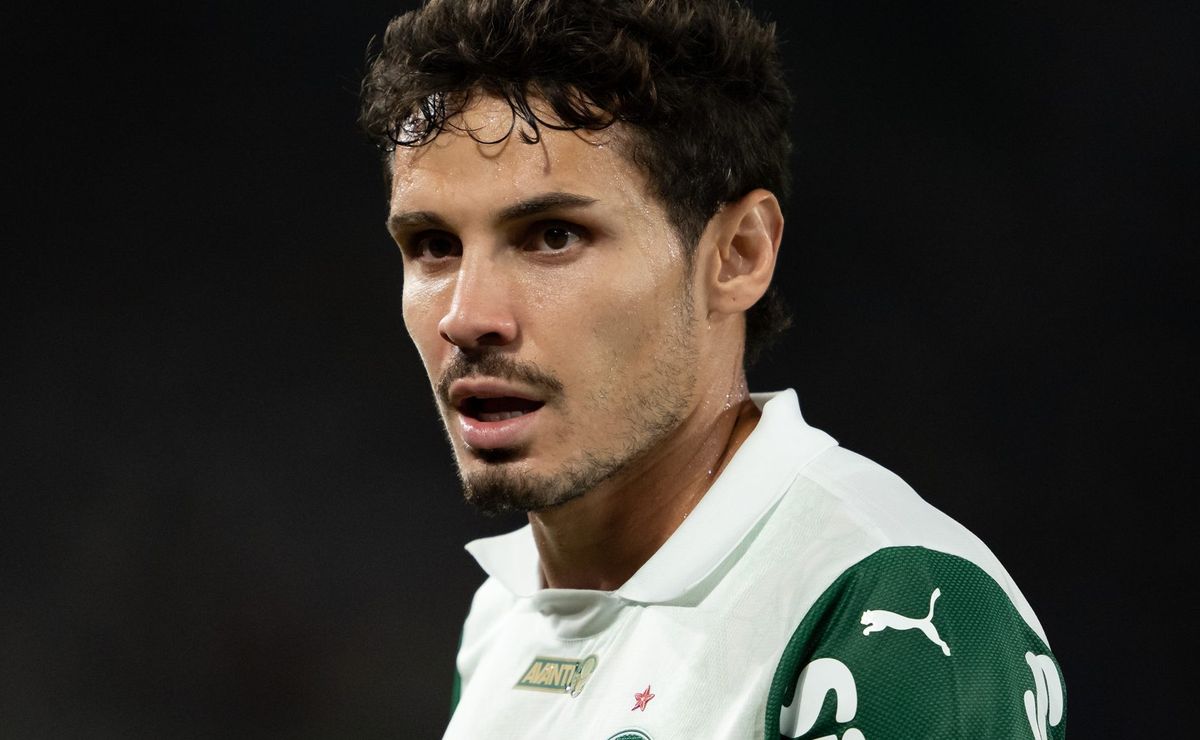 Botafogo esfria interesse em Raphael Veiga após exigência milionária do Palmeiras