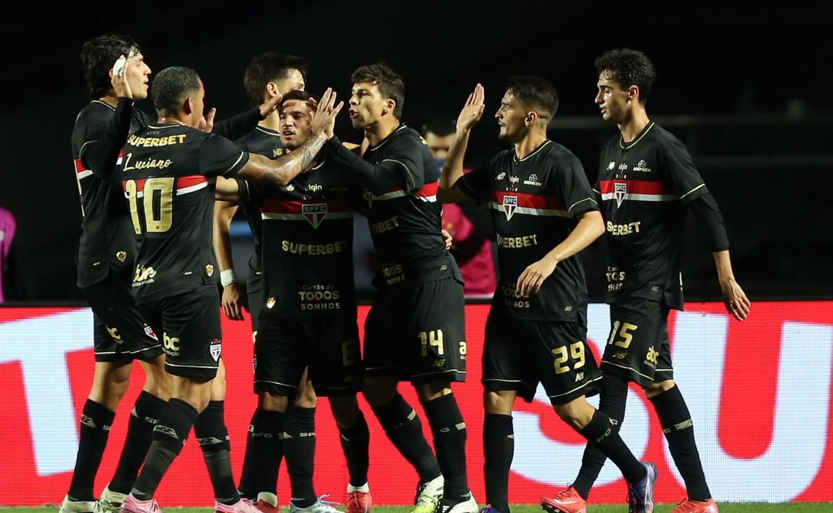 Times da Turquia querem tirar atacante do São Paulo e disputam contratação de Ferreirinha