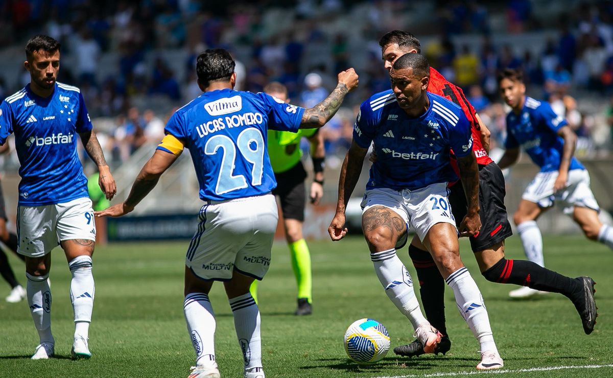 Cruzeiro topa acordo com o Grêmio e meio-campista Walace está mais próximo do Tricolor 