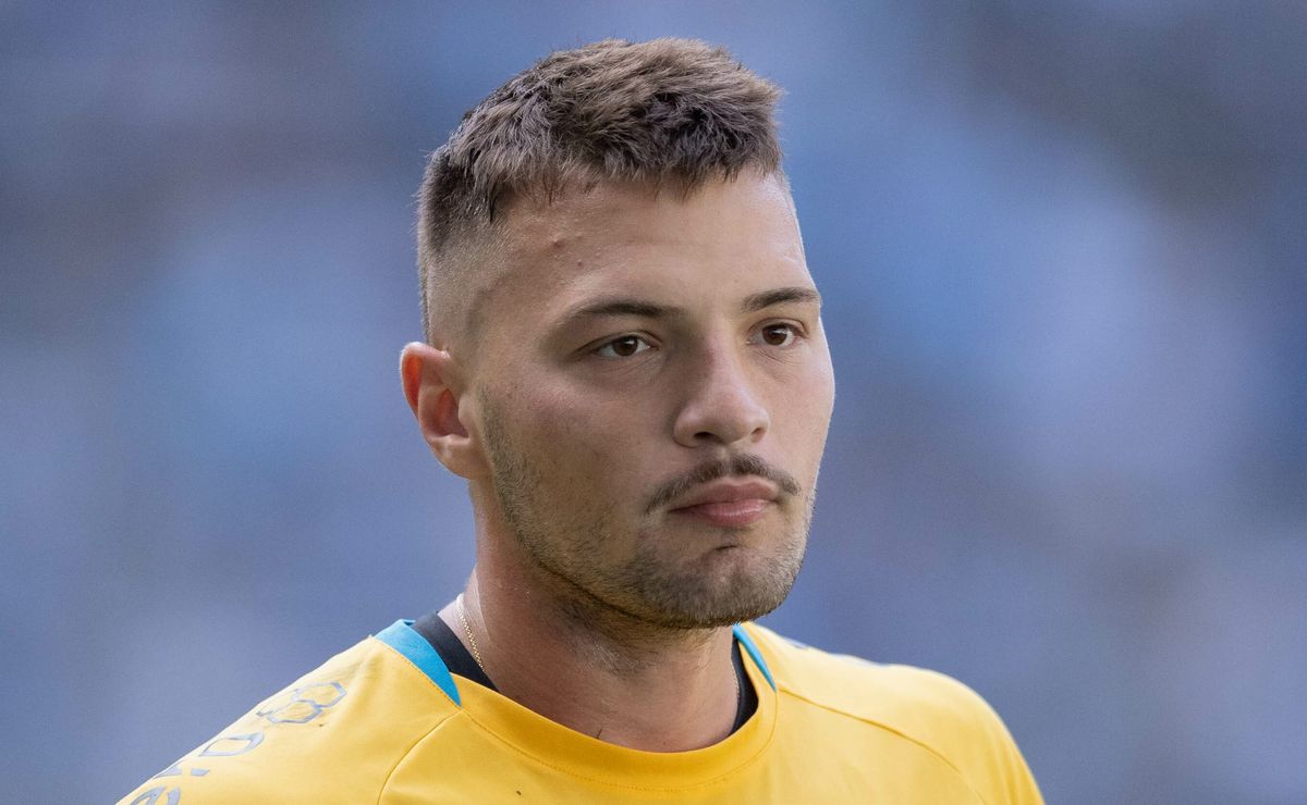 Grêmio recebe proposta por Gabriel Grando de última hora e renovação do goleiro pode melar