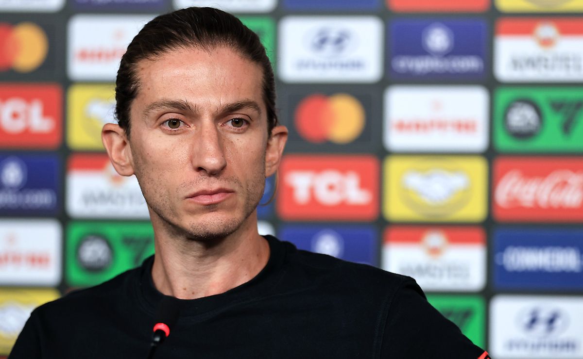 Filipe Luís relembra confronto com Luis Enrique antes de Flamengo x PSG: “Uma verdadeira batalha”
