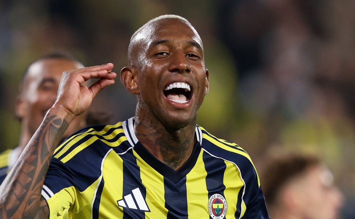 Talisca diz sim para jogar no futebol brasileiro e deseja R$ 2 milhões de salário