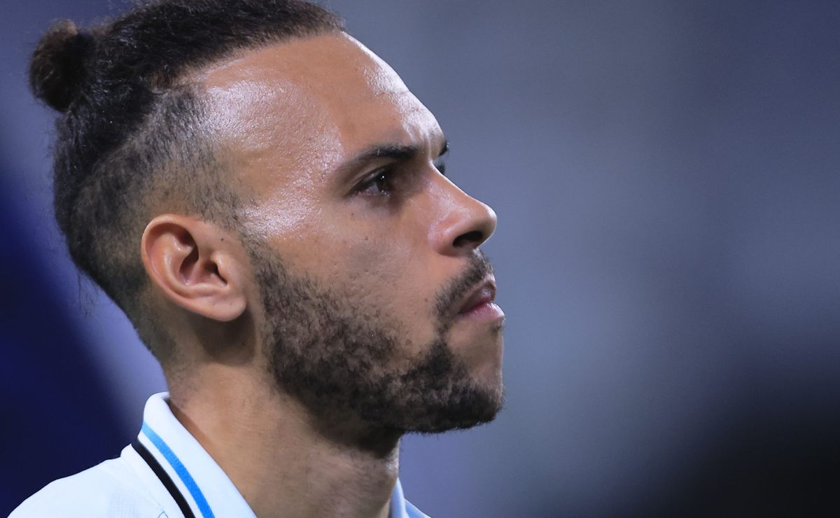 Grêmio reage imediatamente após cobrança de Braithwaite e define prazo para pagamento