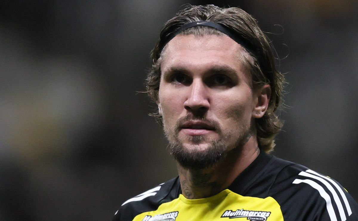 “Batalha silenciosa”: Lyanco abre o jogo sobre drama de lesão e revela sacrifício pelo Galo